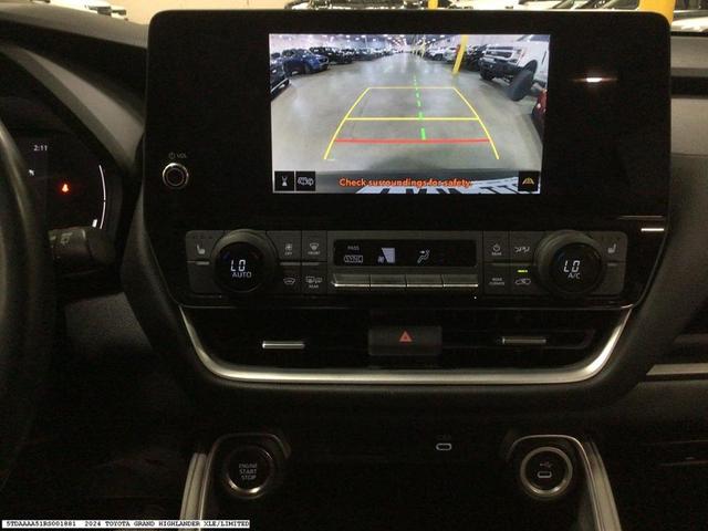 Photo of 2024 Midnight Black Metallic Toyota Grand Highlander