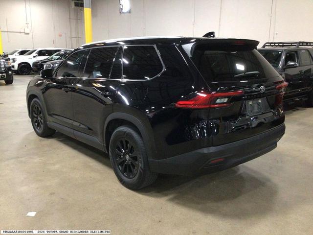 Photo of 2024 Midnight Black Metallic Toyota Grand Highlander