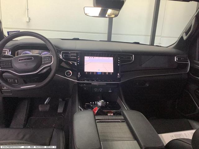Photo of 2023 Metallic Jeep Wagoneer