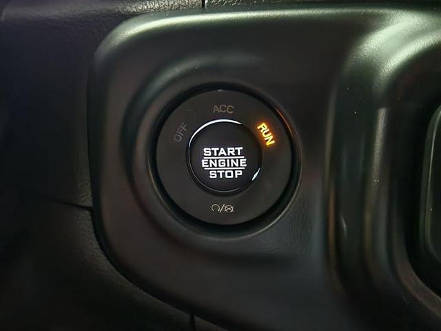 Photo of 2021 Gray Jeep Gladiator