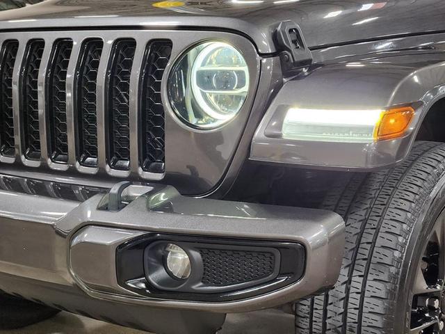 Photo of 2021 Gray Jeep Gladiator
