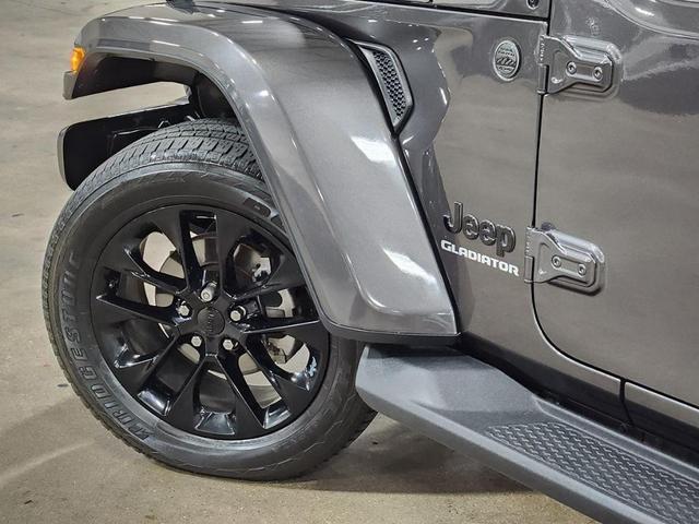 Photo of 2021 Gray Jeep Gladiator