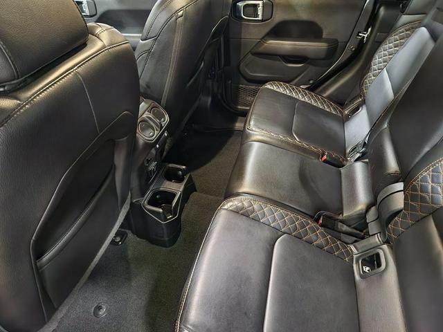 Photo of 2021 Gray Jeep Gladiator
