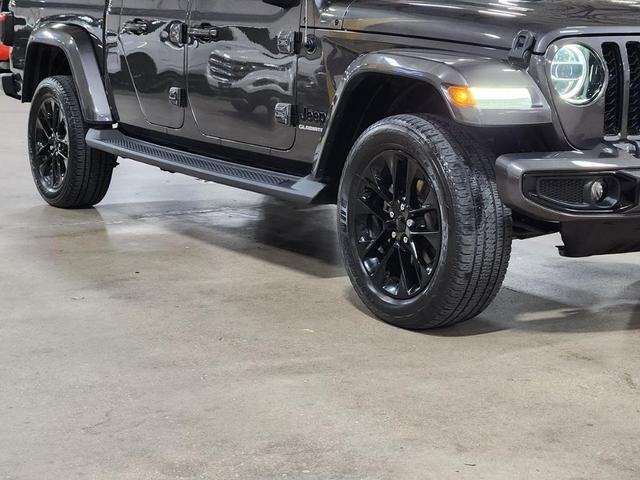 Photo of 2021 Gray Jeep Gladiator