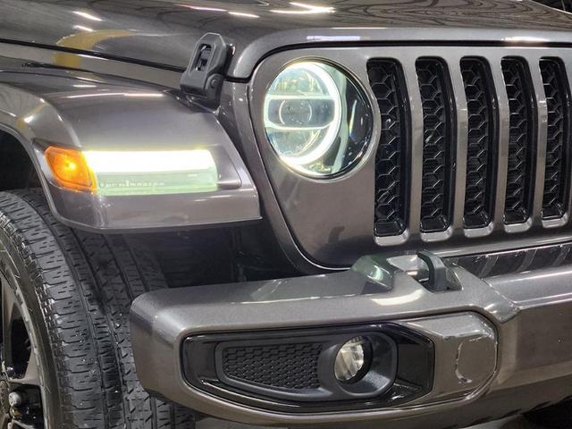 Photo of 2021 Gray Jeep Gladiator