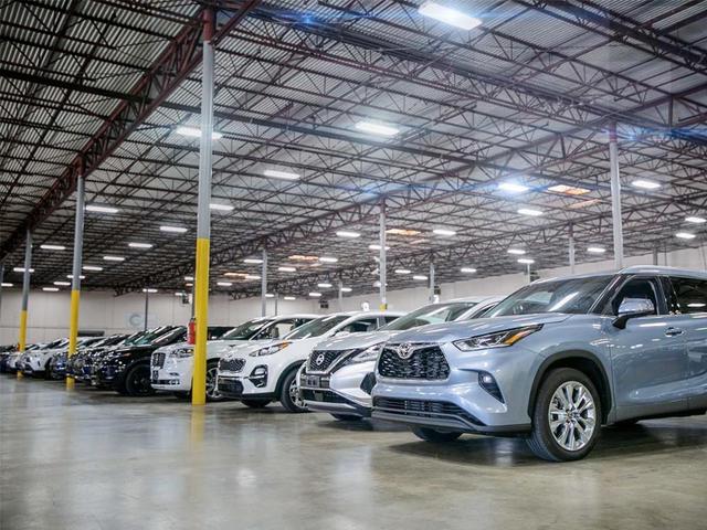Photo of 2023 Eminent White Pearl Lexus RX 350