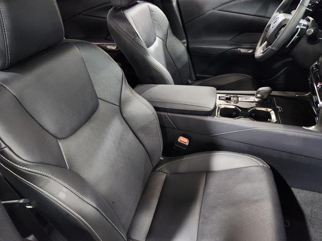Photo of 2023 Eminent White Pearl Lexus RX 350