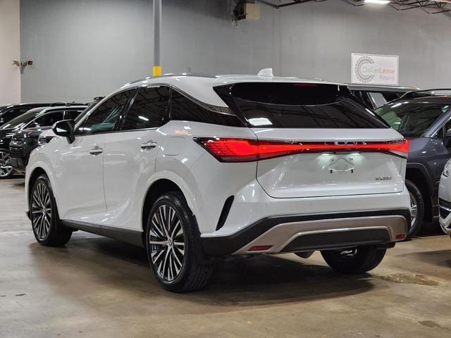 Photo of 2023 Eminent White Pearl Lexus RX 350