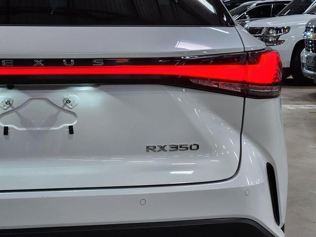Photo of 2023 Eminent White Pearl Lexus RX 350
