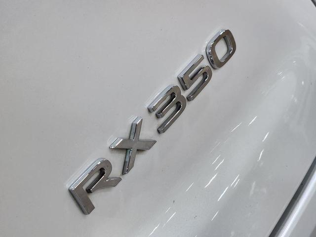 Photo of 2023 Eminent White Pearl Lexus RX 350