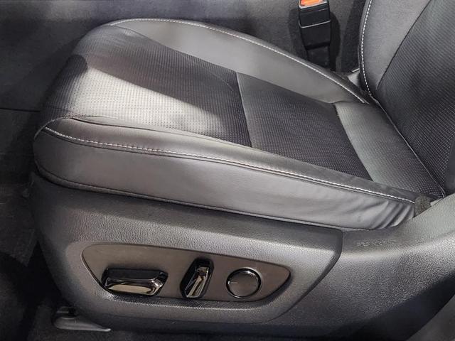 Photo of 2023 Eminent White Pearl Lexus RX 350