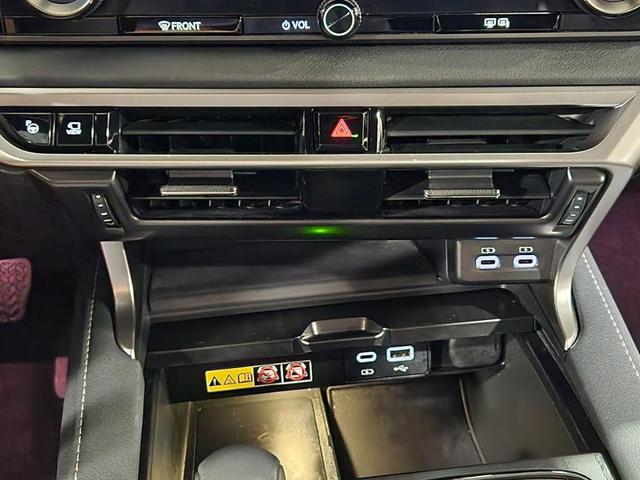Photo of 2023 Eminent White Pearl Lexus RX 350