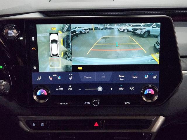 Photo of 2023 Eminent White Pearl Lexus RX 350
