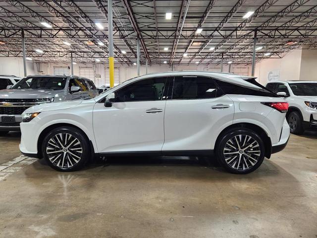 Photo of 2023 Eminent White Pearl Lexus RX 350