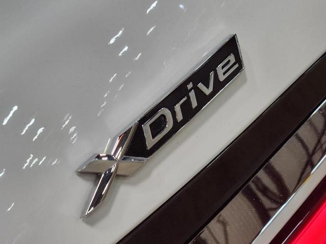 Photo of 2024 White BMW 740