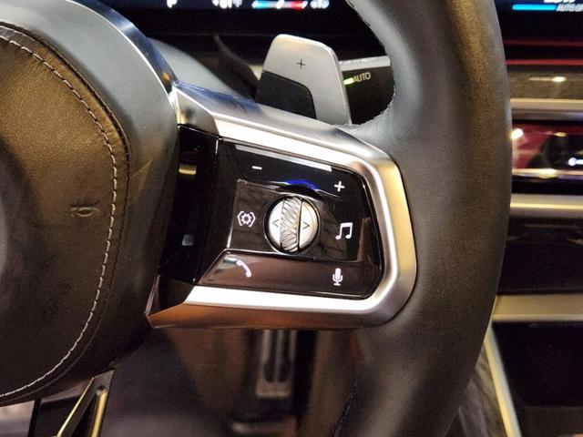 Photo of 2024 White BMW 740