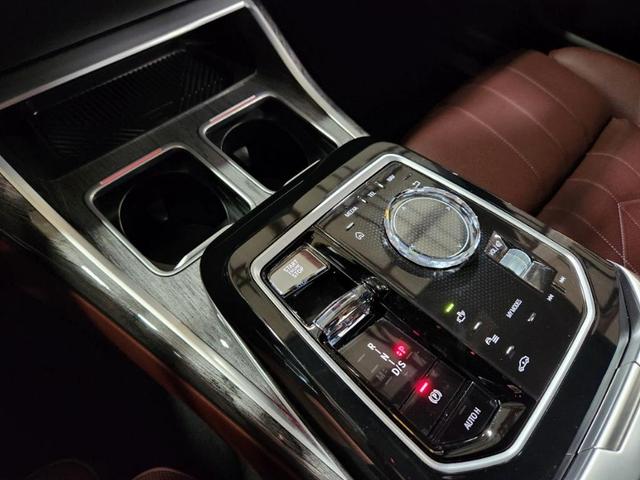 Photo of 2024 White BMW 740