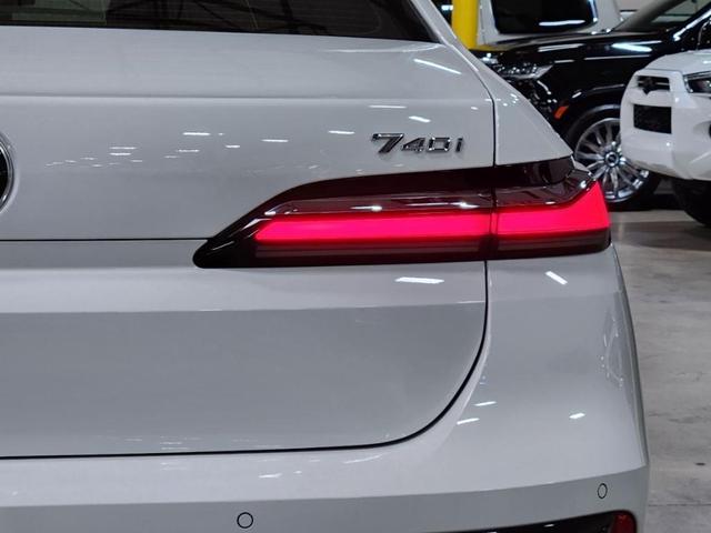 Photo of 2024 White BMW 740