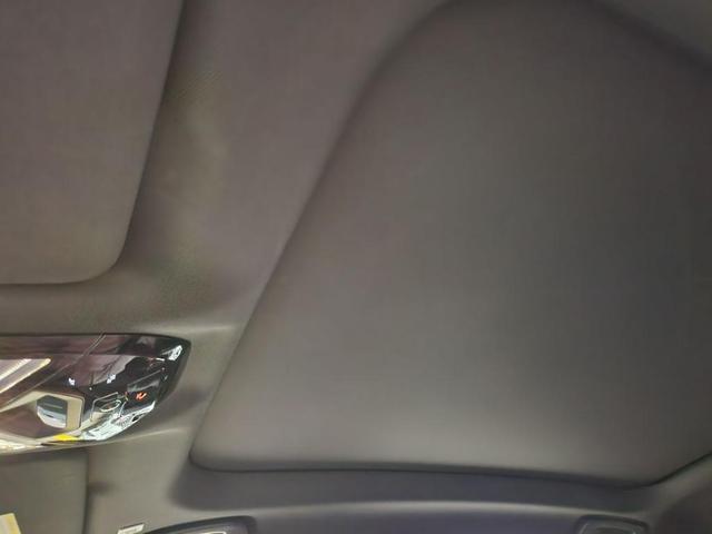 Photo of 2024 White BMW 740
