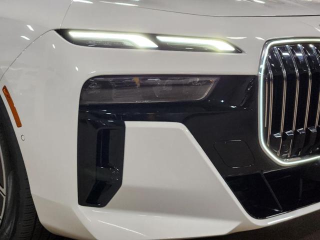 Photo of 2024 White BMW 740