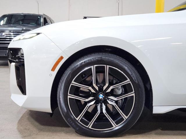 Photo of 2024 White BMW 740