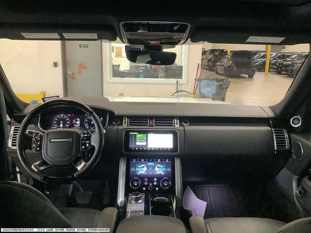 Photo of 2019 Fuji White Land Rover Range Rover