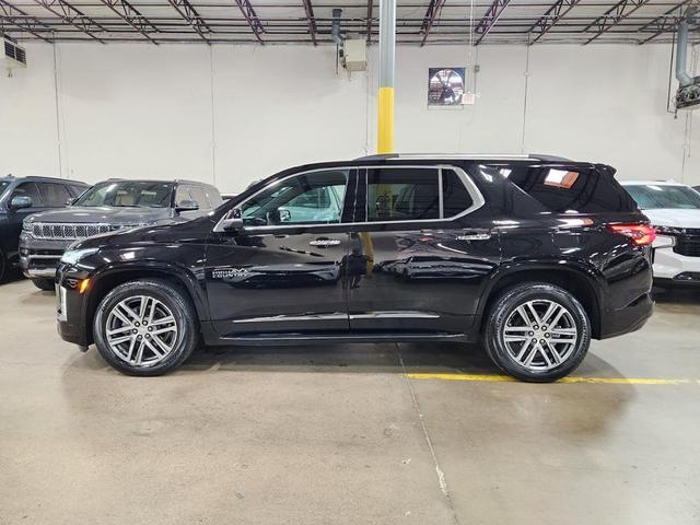Photo of 2023 Black Chevrolet Traverse