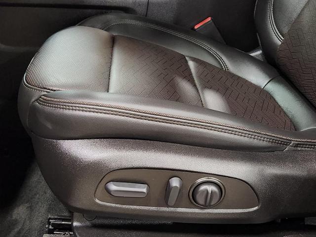 Photo of 2023 Black Chevrolet Traverse