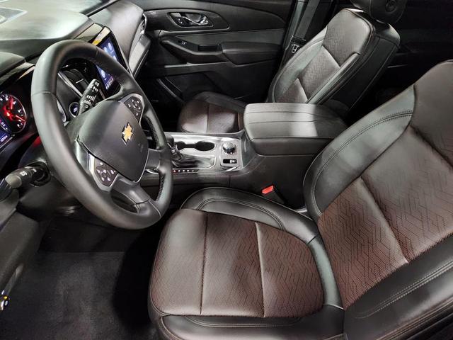 Photo of 2023 Black Chevrolet Traverse