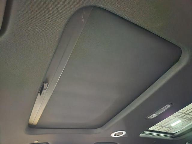 Photo of 2023 Black Chevrolet Traverse