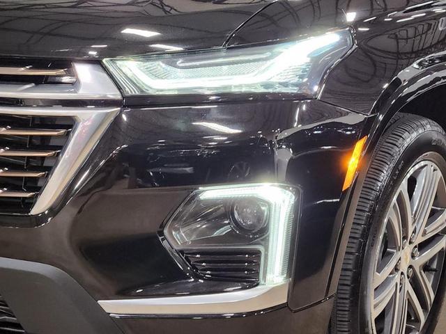 Photo of 2023 Black Chevrolet Traverse
