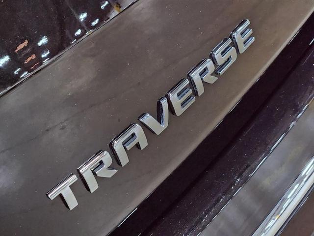 Photo of 2023 Black Chevrolet Traverse