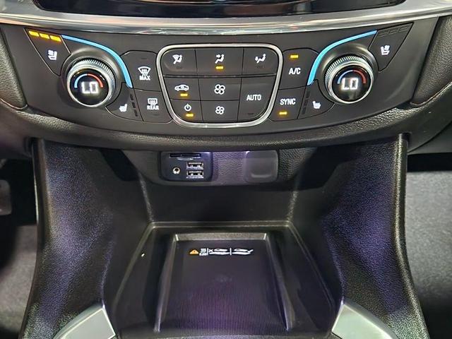 Photo of 2023 Black Chevrolet Traverse