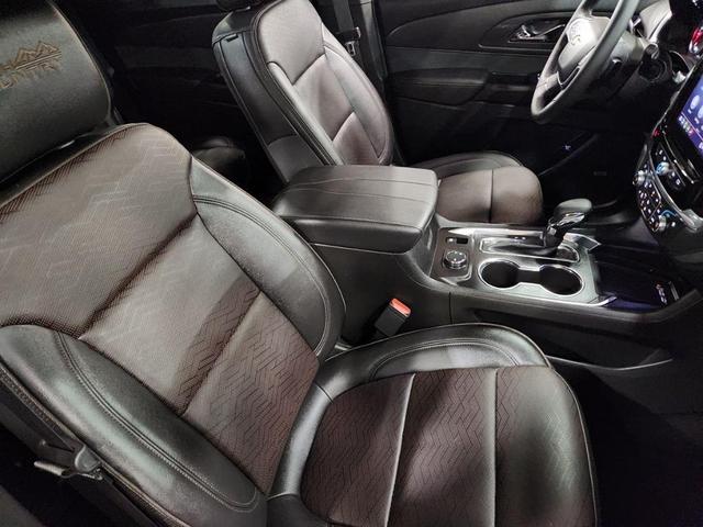 Photo of 2023 Black Chevrolet Traverse