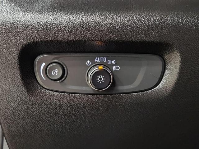 Photo of 2023 Black Chevrolet Traverse