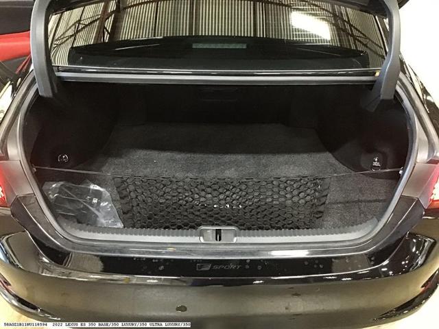Photo of 2022 Obsidian Black Lexus ES 350