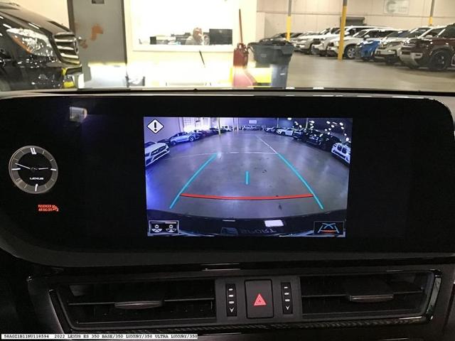 Photo of 2022 Obsidian Black Lexus ES 350