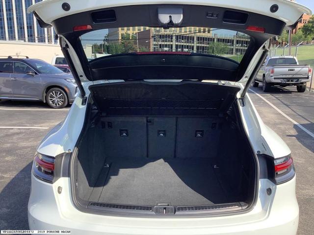 Photo of 2019 Black Porsche Macan
