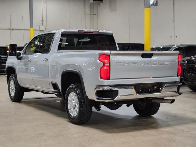 Photo of 2023 Silver Ice Metallic Chevrolet Silverado 2500