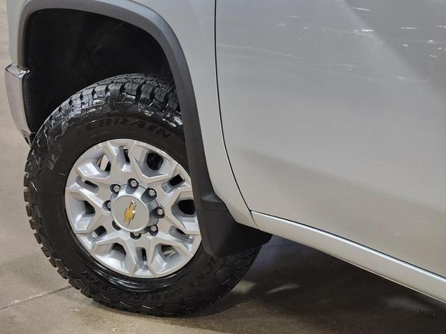 Photo of 2023 Silver Ice Metallic Chevrolet Silverado 2500