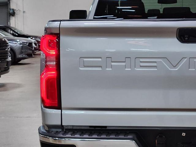 Photo of 2023 Silver Ice Metallic Chevrolet Silverado 2500