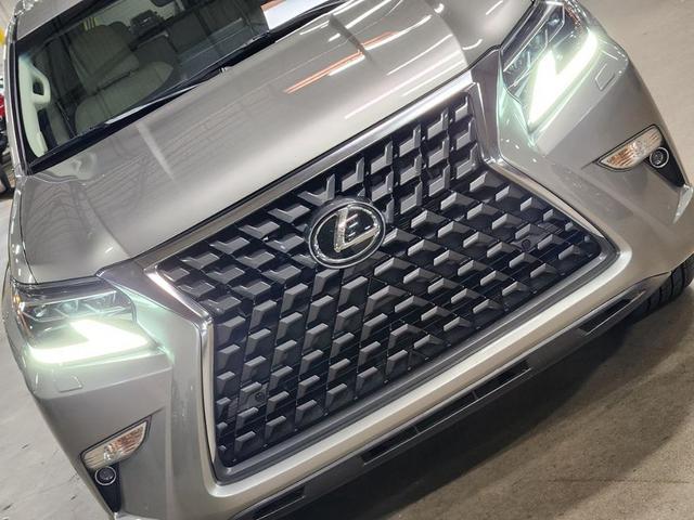 Photo of 2022 Silver Lexus GX 460