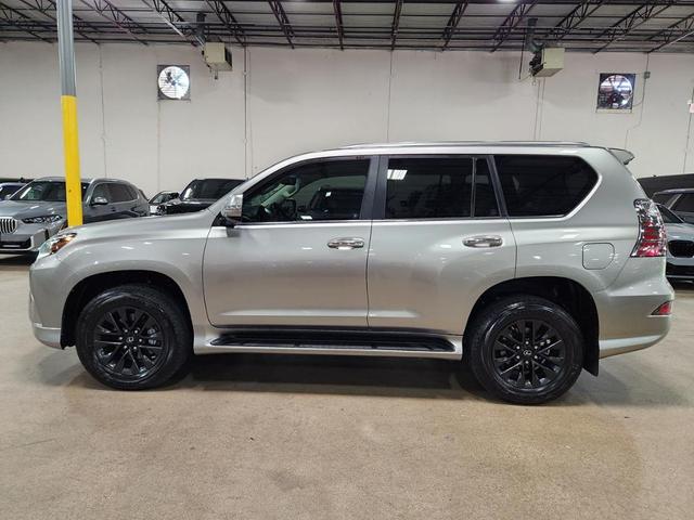 Photo of 2022 Silver Lexus GX 460