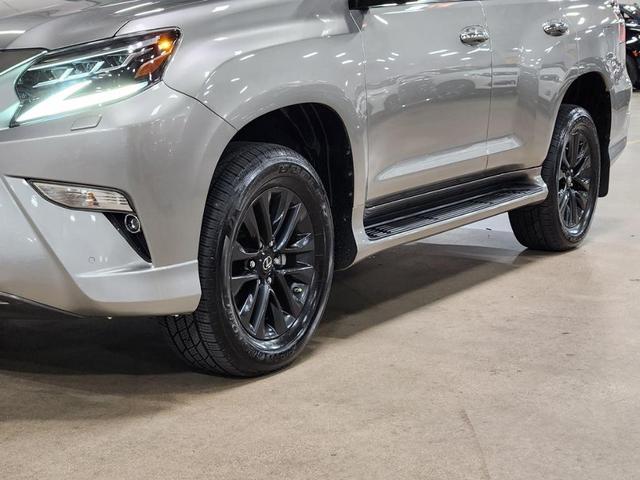 Photo of 2022 Silver Lexus GX 460