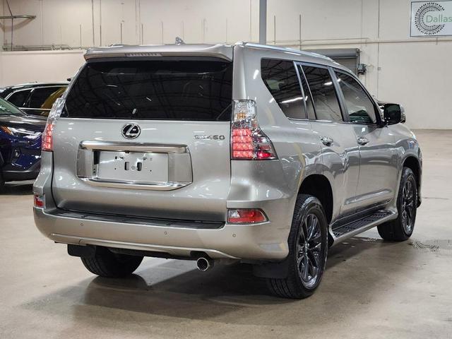 Photo of 2022 Silver Lexus GX 460