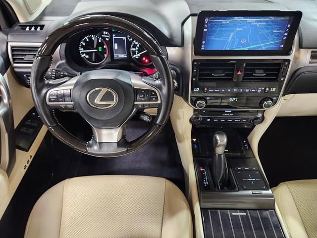 Photo of 2022 Silver Lexus GX 460