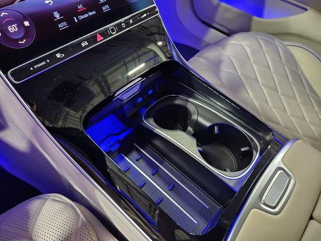 Photo of 2023 White Mercedes-Benz S-Class