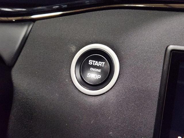 Photo of 2024 Fuji White Land Rover Range Rover Evoque