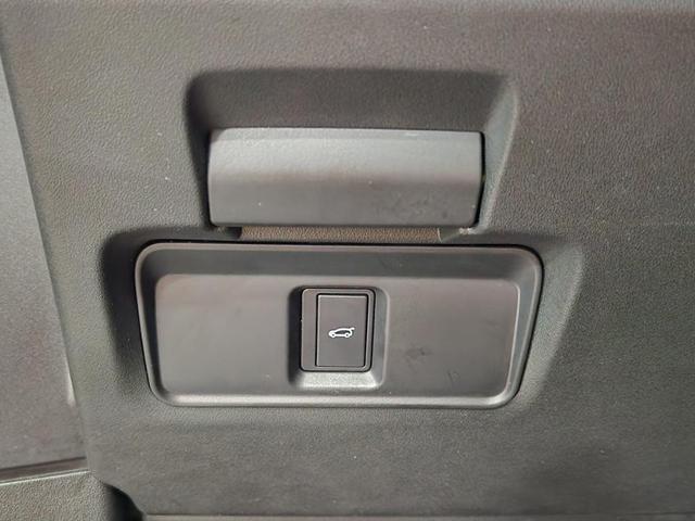 Photo of 2024 Fuji White Land Rover Range Rover Evoque