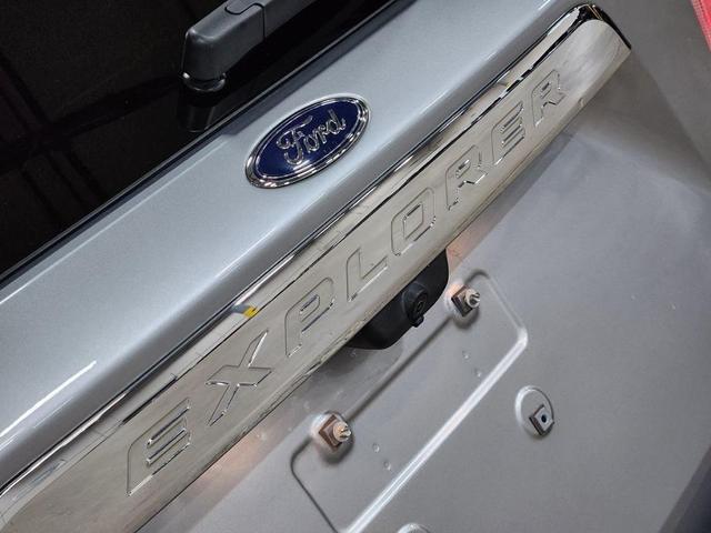 Photo of 2020 Silver Ford Explorer